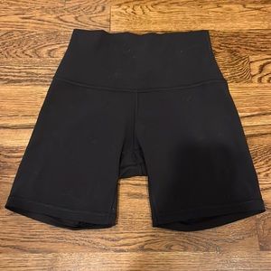 6” black lulu biker shorts; NEVER WORN